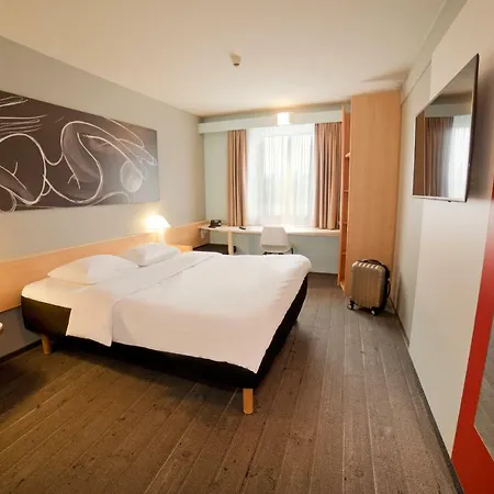 Ibis Hotel 3*