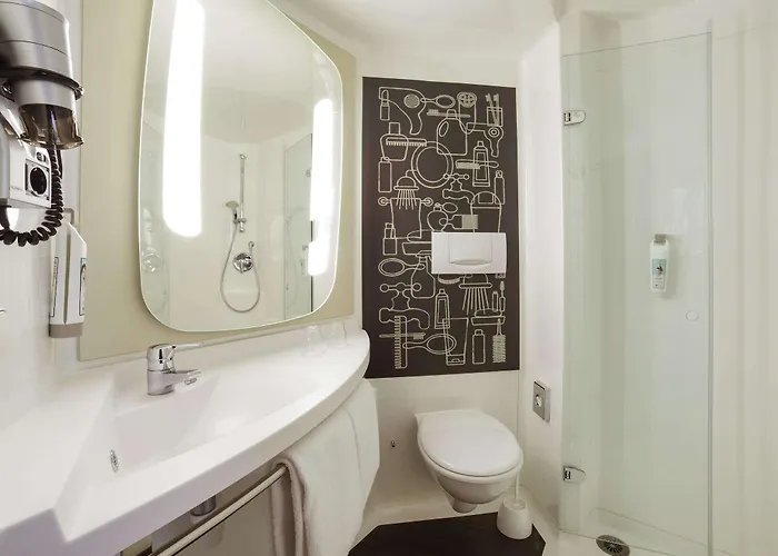 Ibis Отель Ена