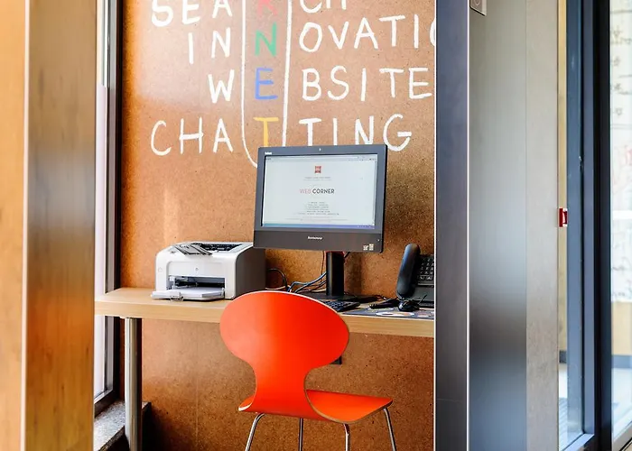 Отель Ibis Ена