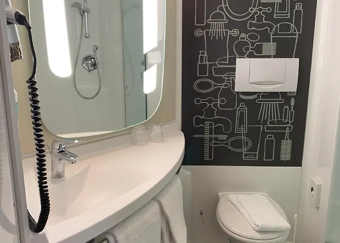 Ibis Отель Ена