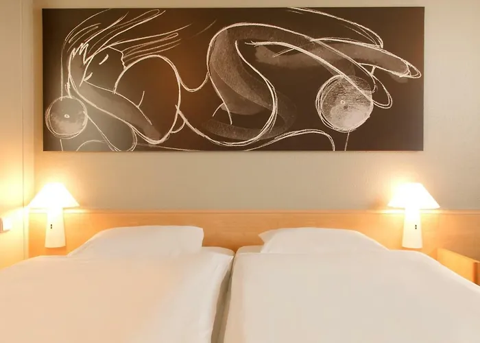 Ibis Отель Ена