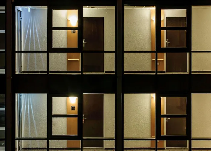 Ibis Отель Ена